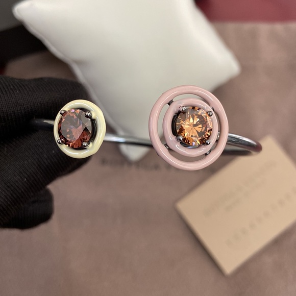 🩷 NWT Bottega Veneta bracelet ( box and dust bag included) - Picture 3 of 3